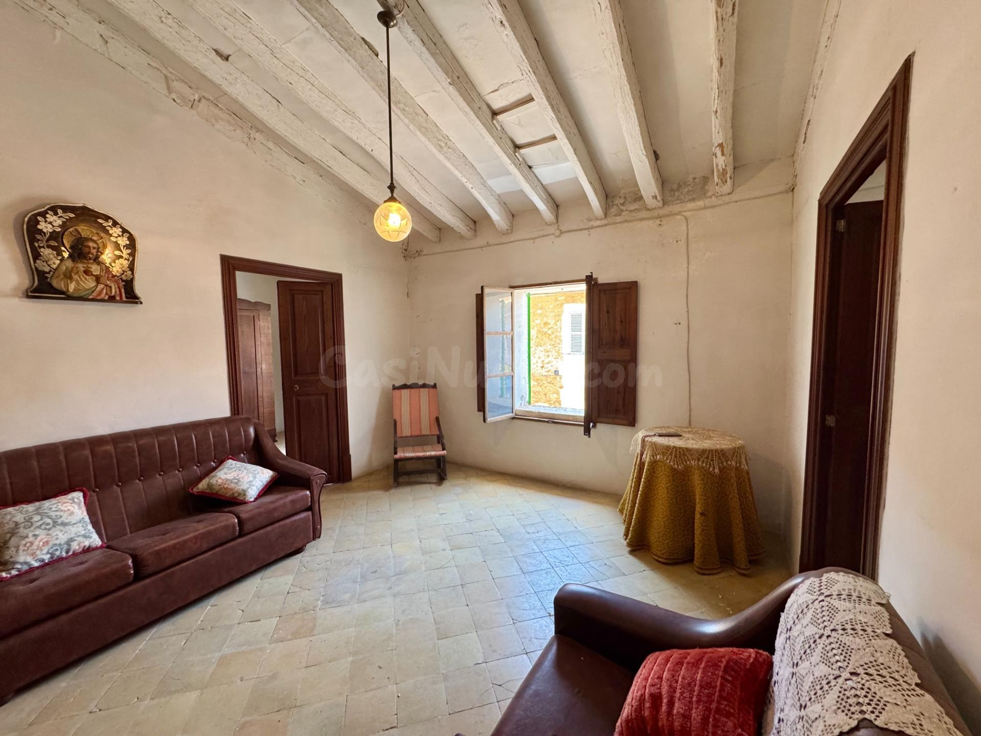 ATENCION.-CASA DE PUEBLO TÍPICA MALLORQUINA PARA REFORMAR EN CAMPOS MUY GRANDE Y EN CALLE CENTRICA