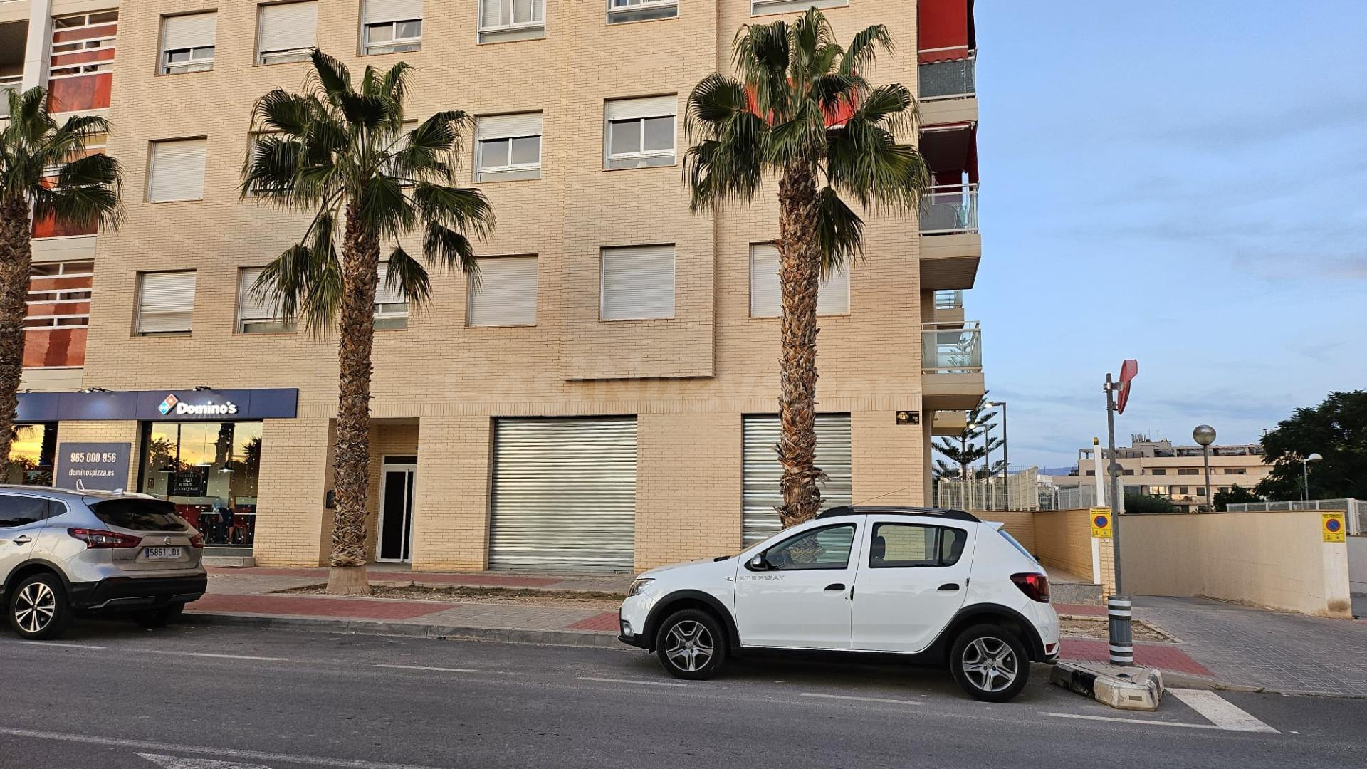 Se Alquila o se Vende Local Comercial en Nueva Zona Comercial de El Campello