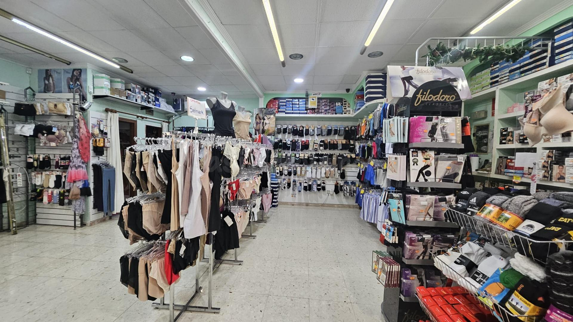local Dos en Uno en Centro Comercial Playa de San Juan