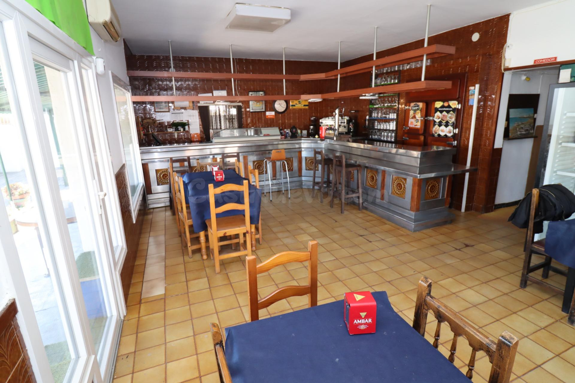 Bar restaurante en el pueblo marítimo de las Casas de Alcana - foto 2