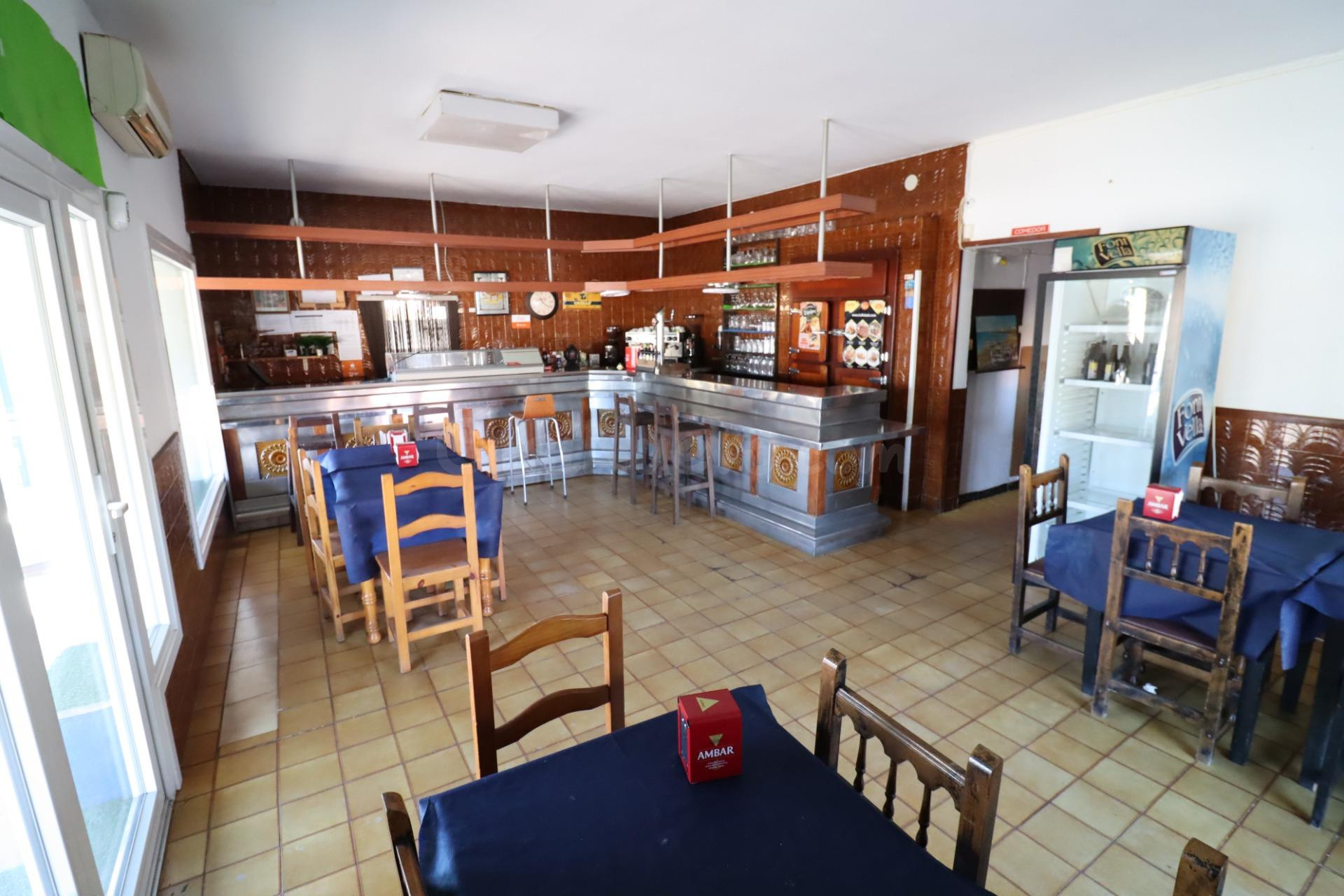 Bar restaurante en el pueblo marítimo de las Casas de Alcana - foto 3