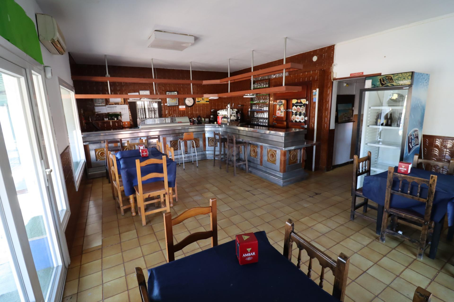 Bar restaurante en el pueblo marítimo de las Casas de Alcana - foto 4