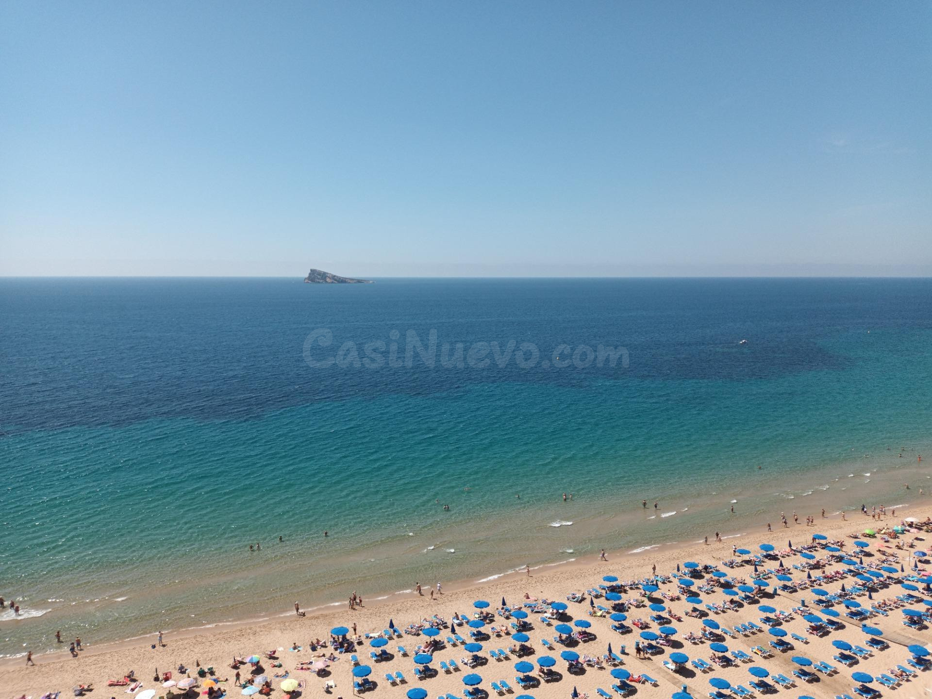 expectacular vivienda frente a mar 1º linea de benidorm leva