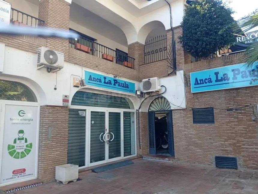 Amplio bar de tapas en venta con terraza en Arroyo de la Miel – 62 m2