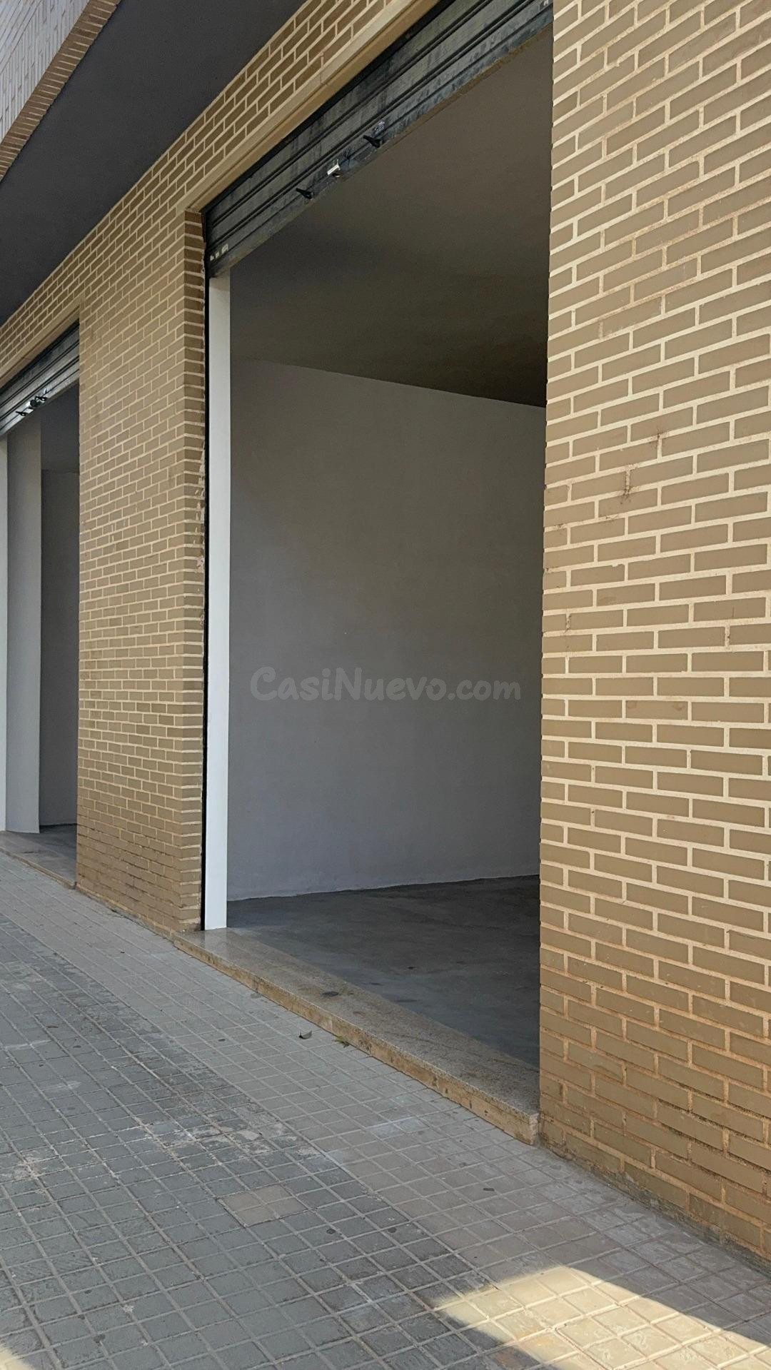¡Gran Oportunidad! Espectacular Local Esquinero en Silla con Salida de Humos.
