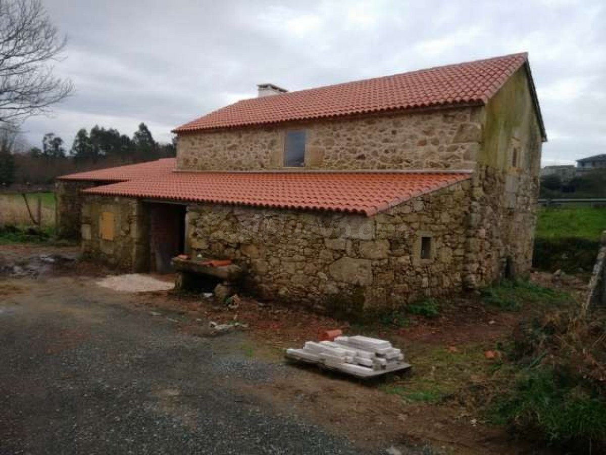 CASA EN VENTA EN SANTIAGO, LUGAR DE FONTENLO (PONTEVEA)