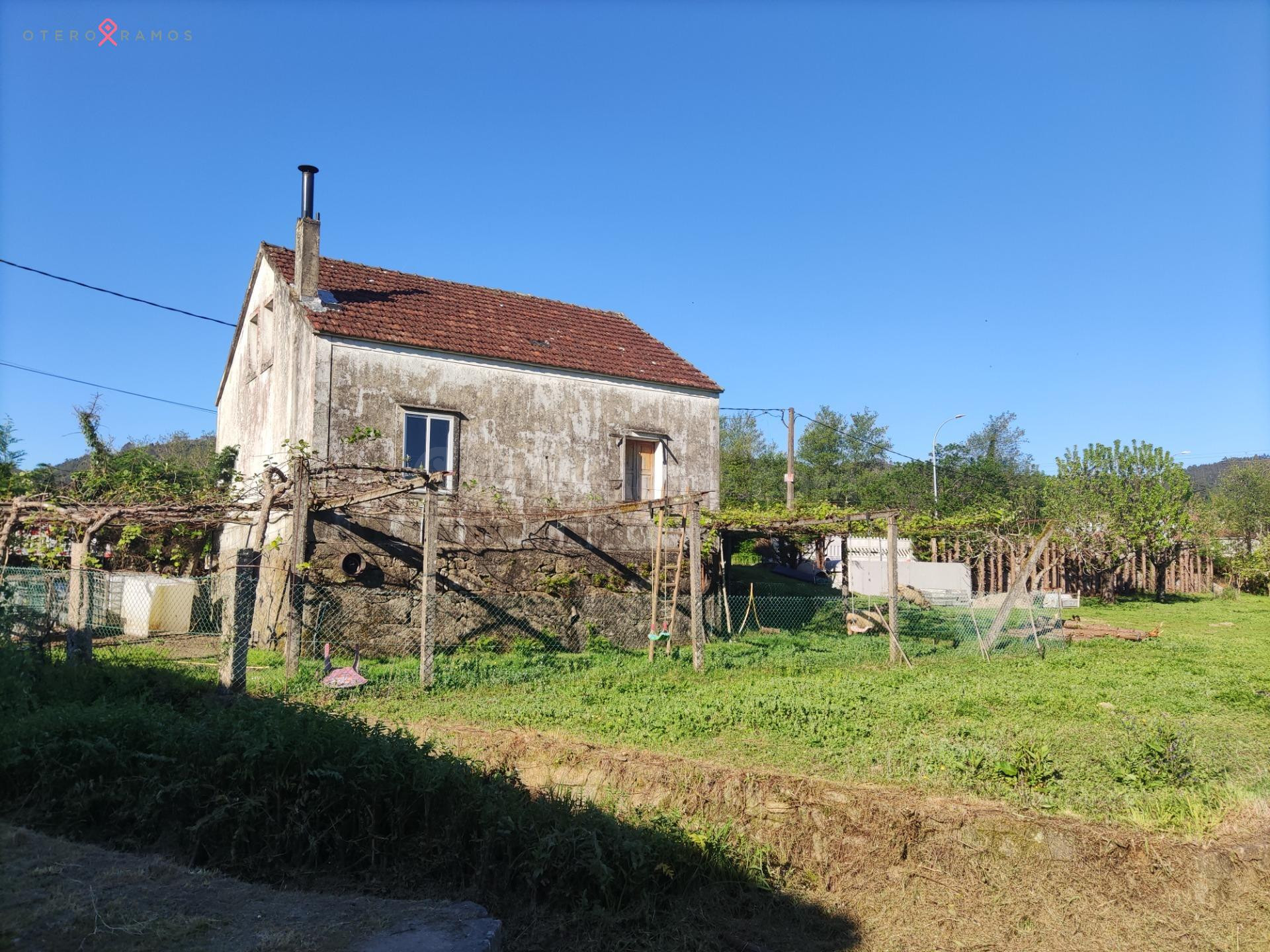 CASA PARA REFORMAR EN AUGAPESADA, AMES