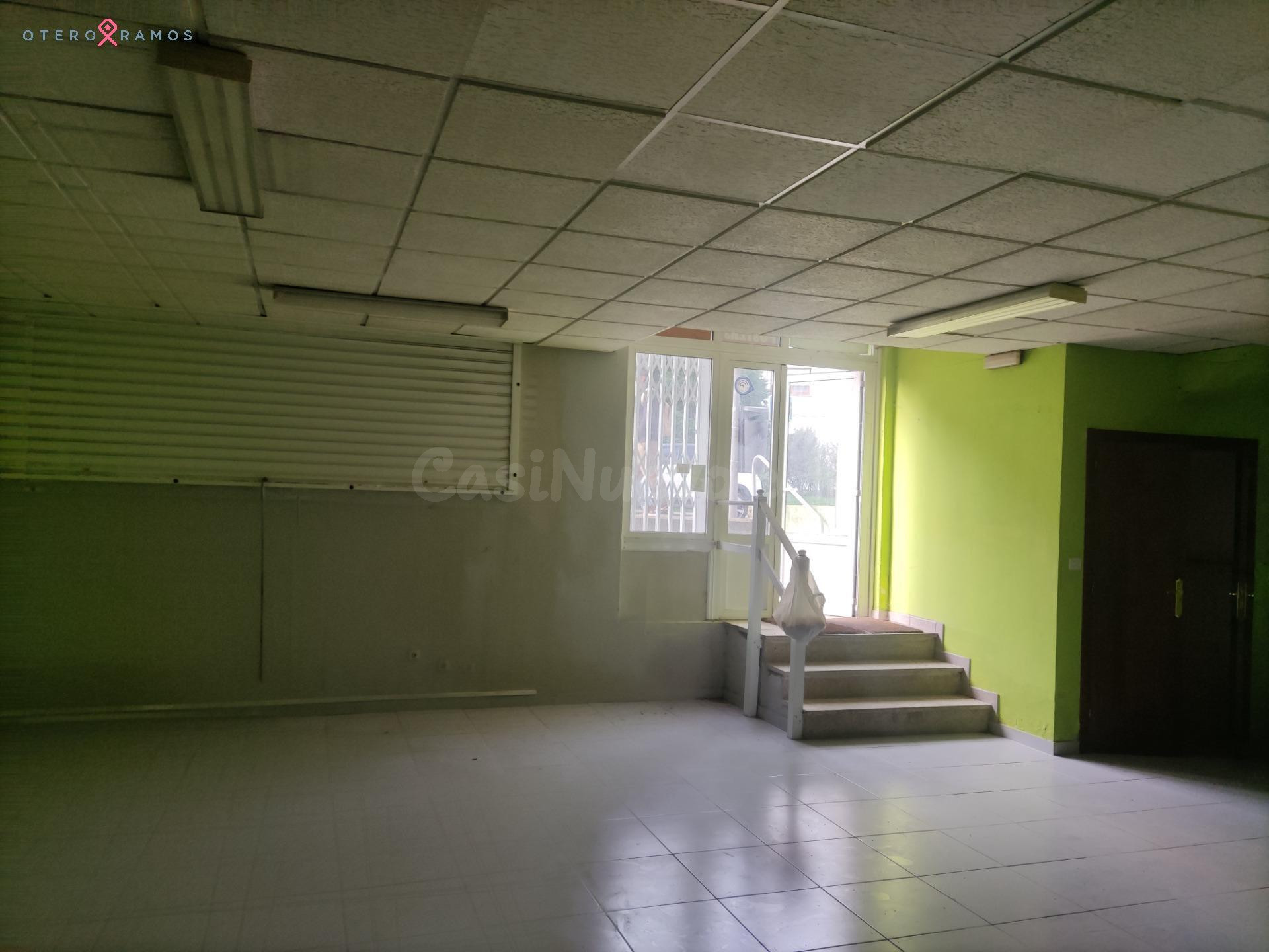 SE ALQUILA LOCAL COMERCIAL EN RÚA PELAMIOS, SANTIAGO DE COMPOSTELA