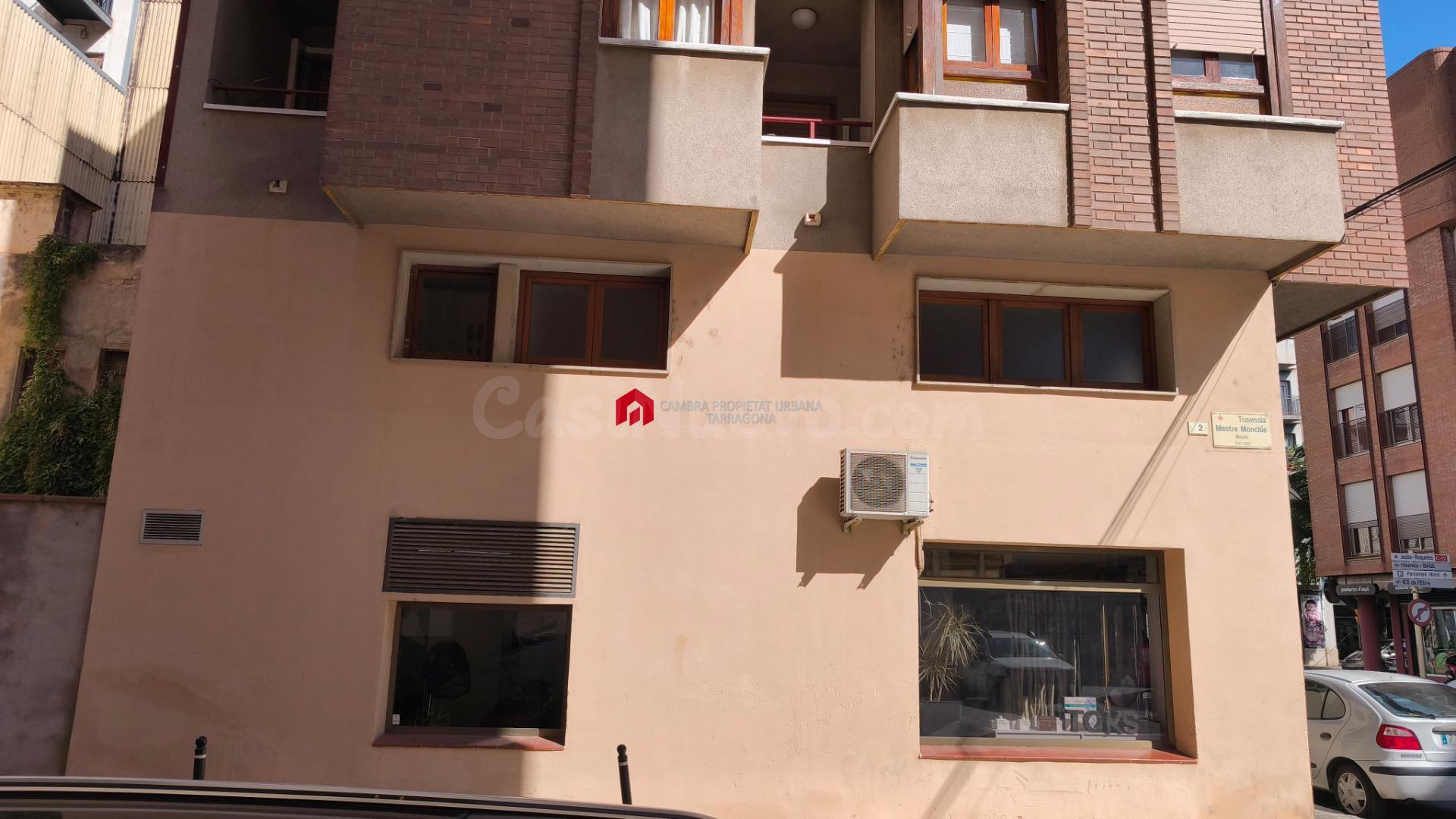En venta oficina en el centro de Ferreies, Tortosa. - foto 2