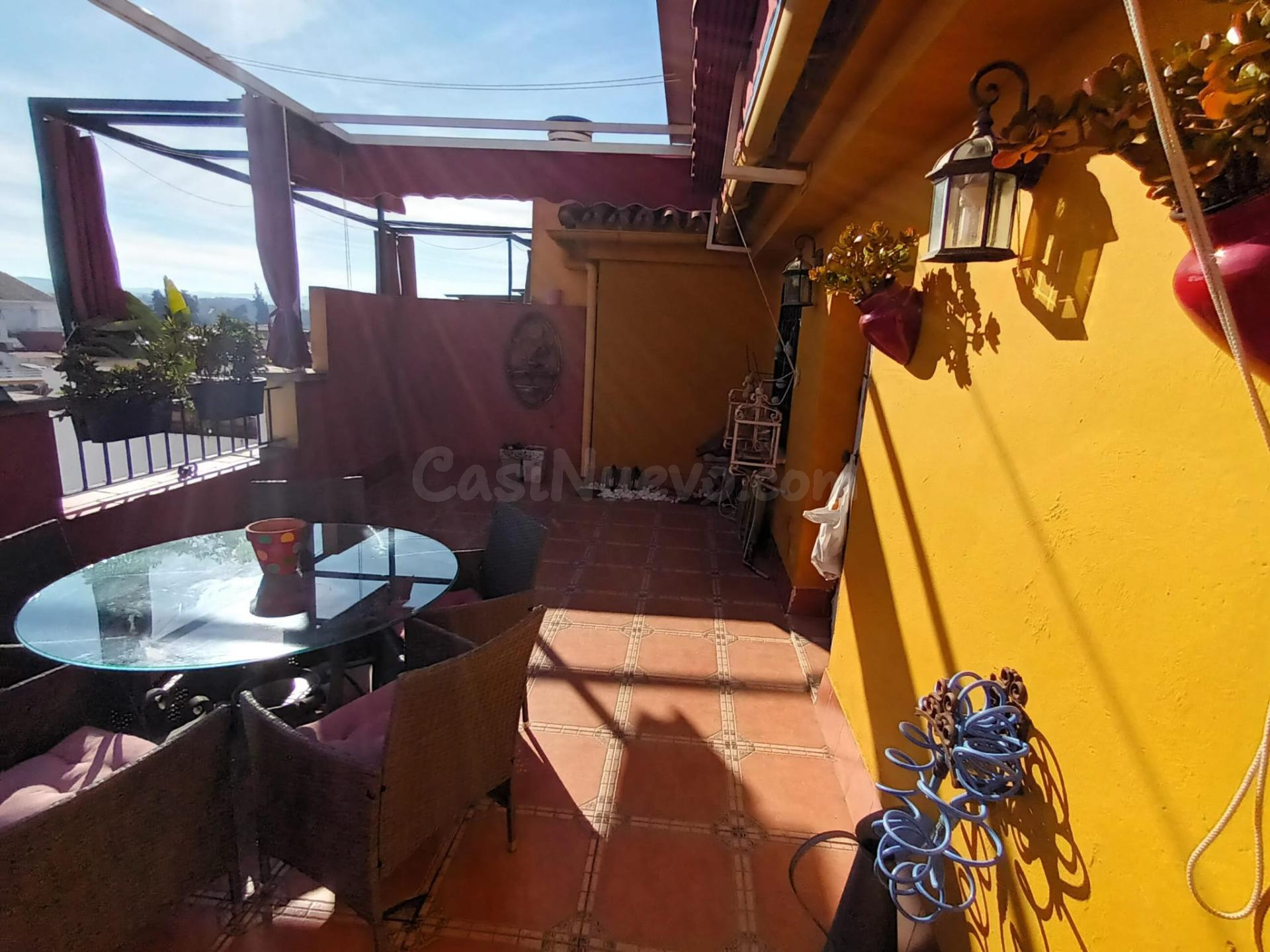 CASA ADOSADA EN ZONA DE VALLELLANO / SAN BASILIO