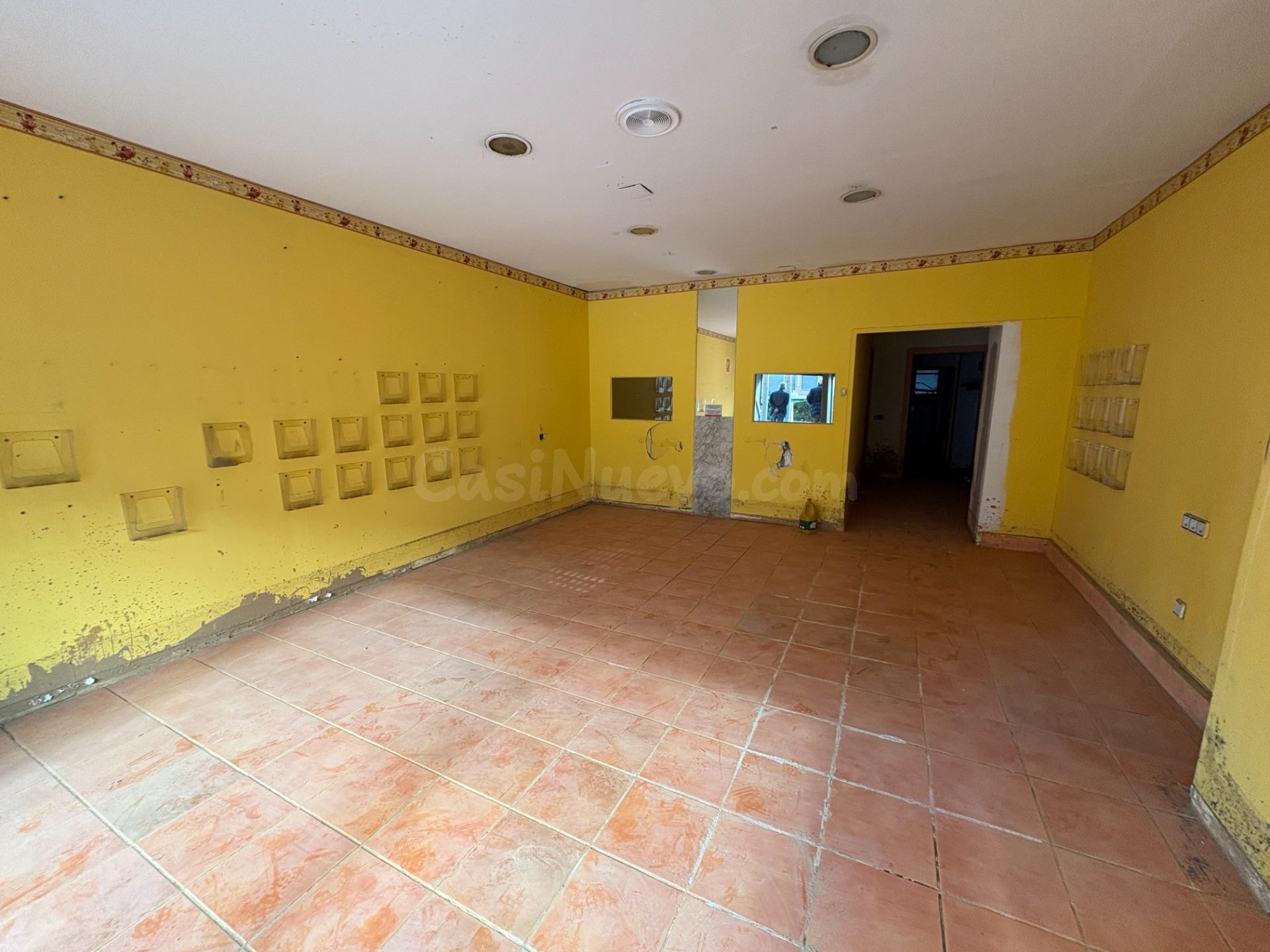 LOCAL COMERCIAL EN PLENA AVENIDA BLASCO IBÁÑEZ – 65 M2, AMPLIAS POSIBILIDADES