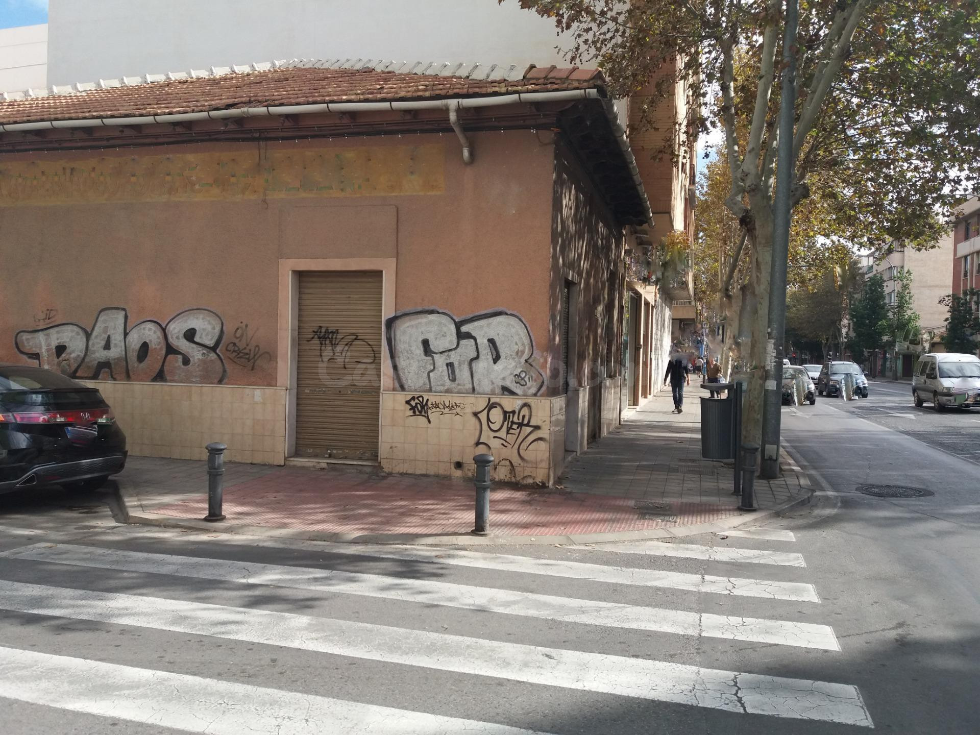 Gran Bajada de Precio!! Oportunidad!!! Casa independiente para edificar a tres alturas.
