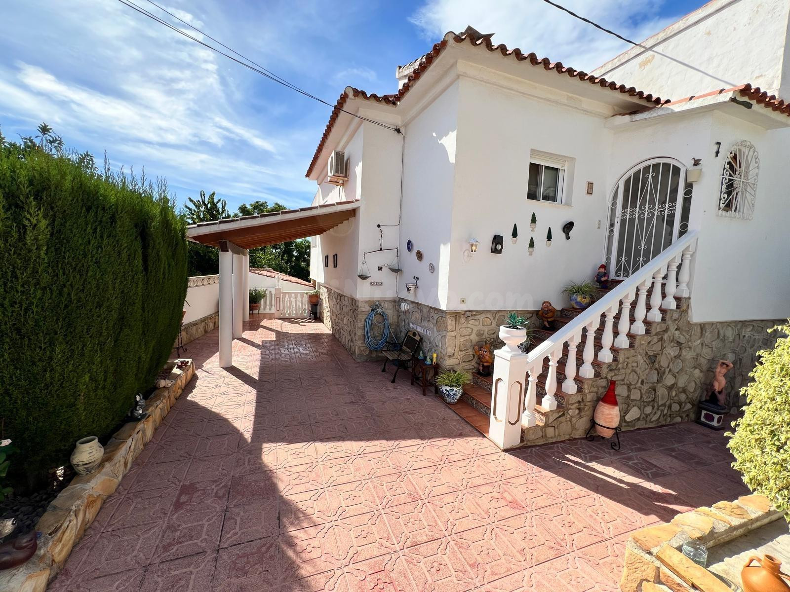 CHALET INDEPENDIENTE CON APARTAMENTO Y PISCINA PRIVADA. - foto 4