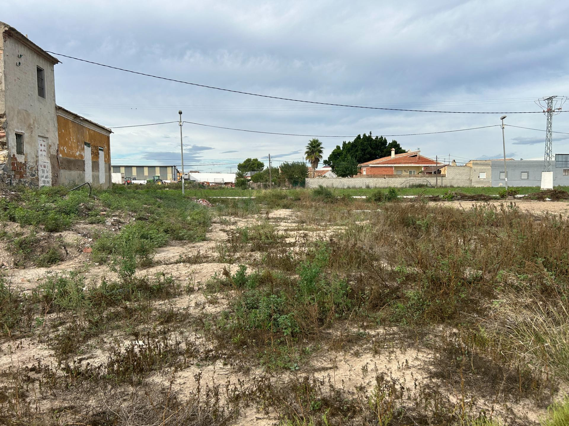 Oportunidad Única: Venta de Casa Urbana en El Raal (El Secano) para Reformar a Tu Gusto