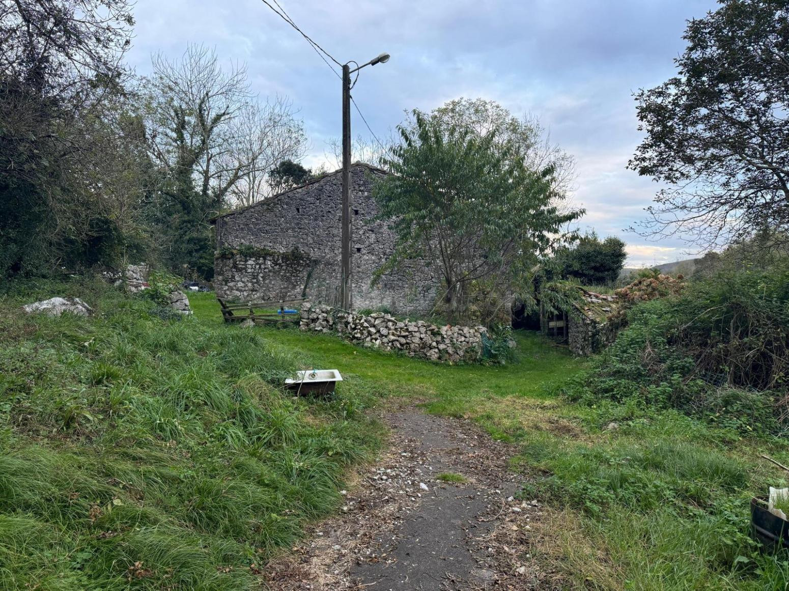 Oportunidad única en Llanes ! Terreno urbanizable en venta entre mar y  el golf