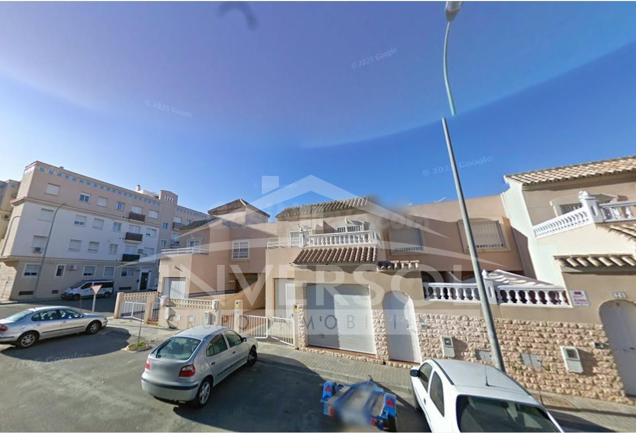 VENTA DE VIVIENDA EN HUERCAL DE ALMERIA