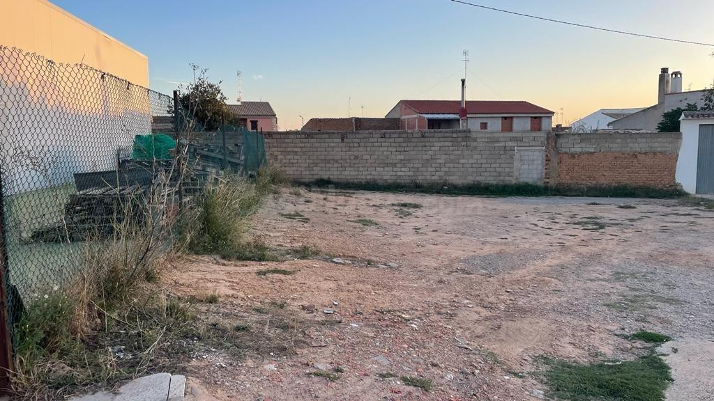 Terreno urbano en venta en Villamalea, Albacete.