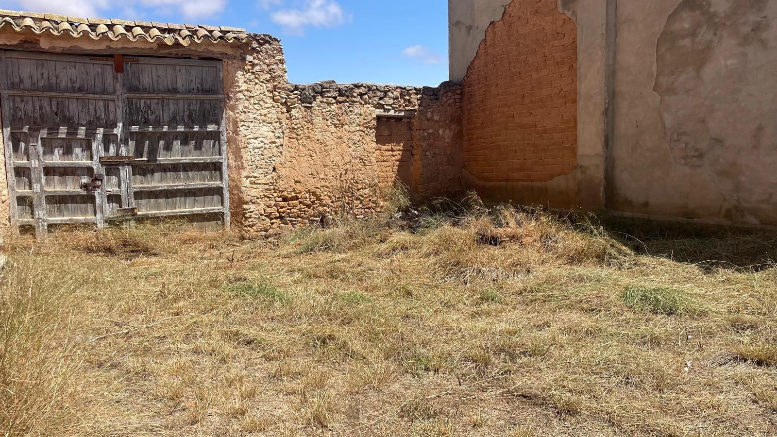 Casa en venta frente a Mercadona en Casas Ibáñez