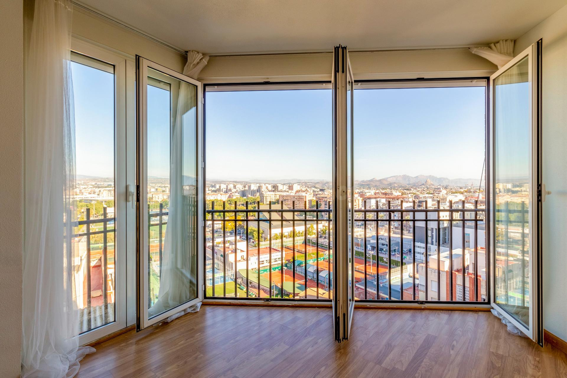 Piso reformado con vistas espectaculares en Plaza Díez de Revenga
