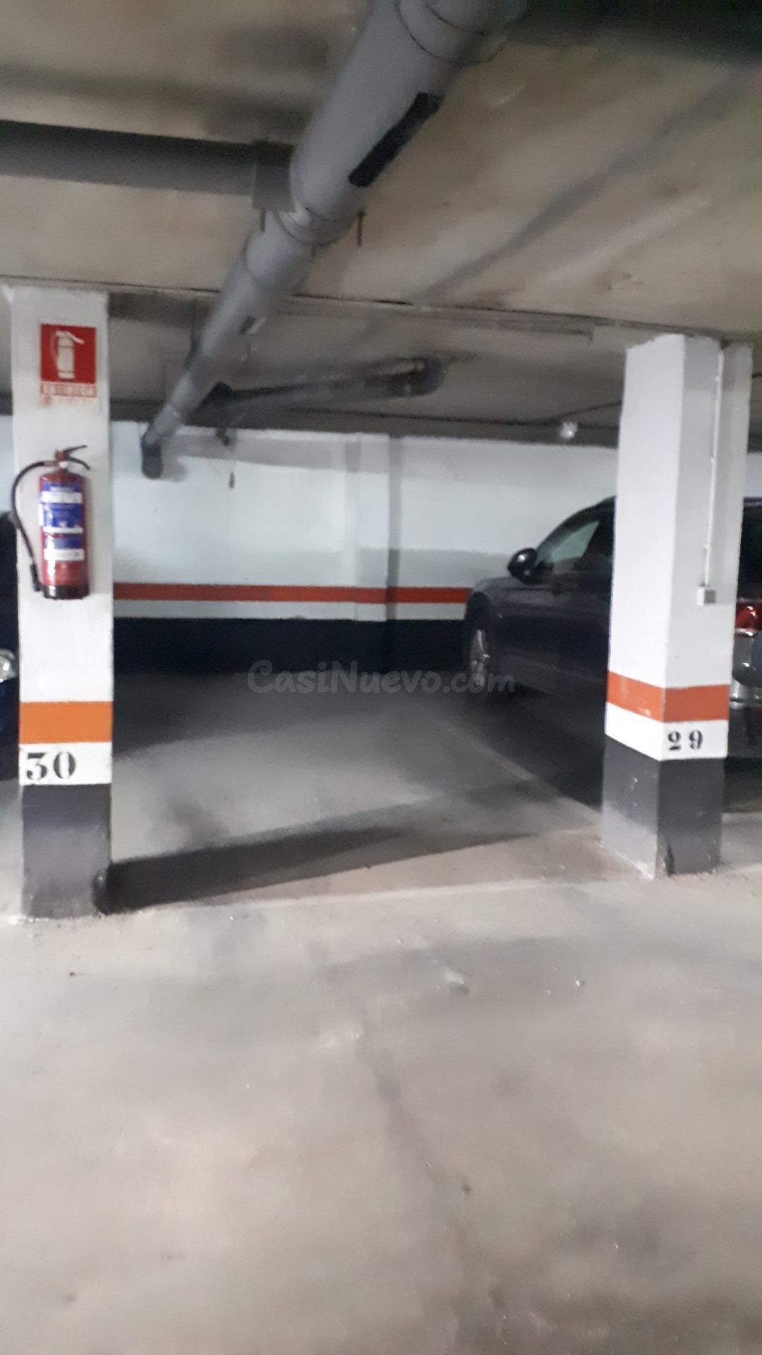 Plaza de aparcamiento en venta  en Los Bermejales