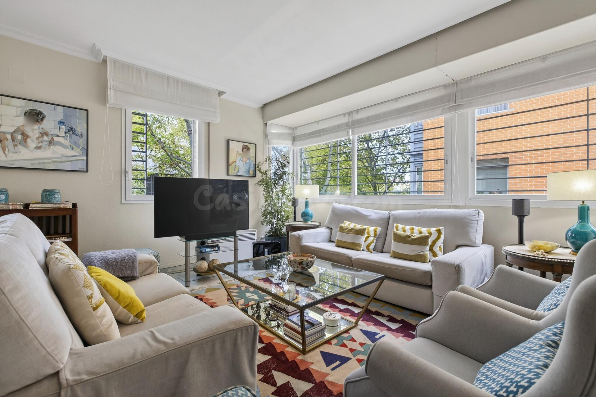 Vivienda muy luminosa de tres dormitorios en urbanización con piscina, trastero, parking y posibilidad plaza adicional