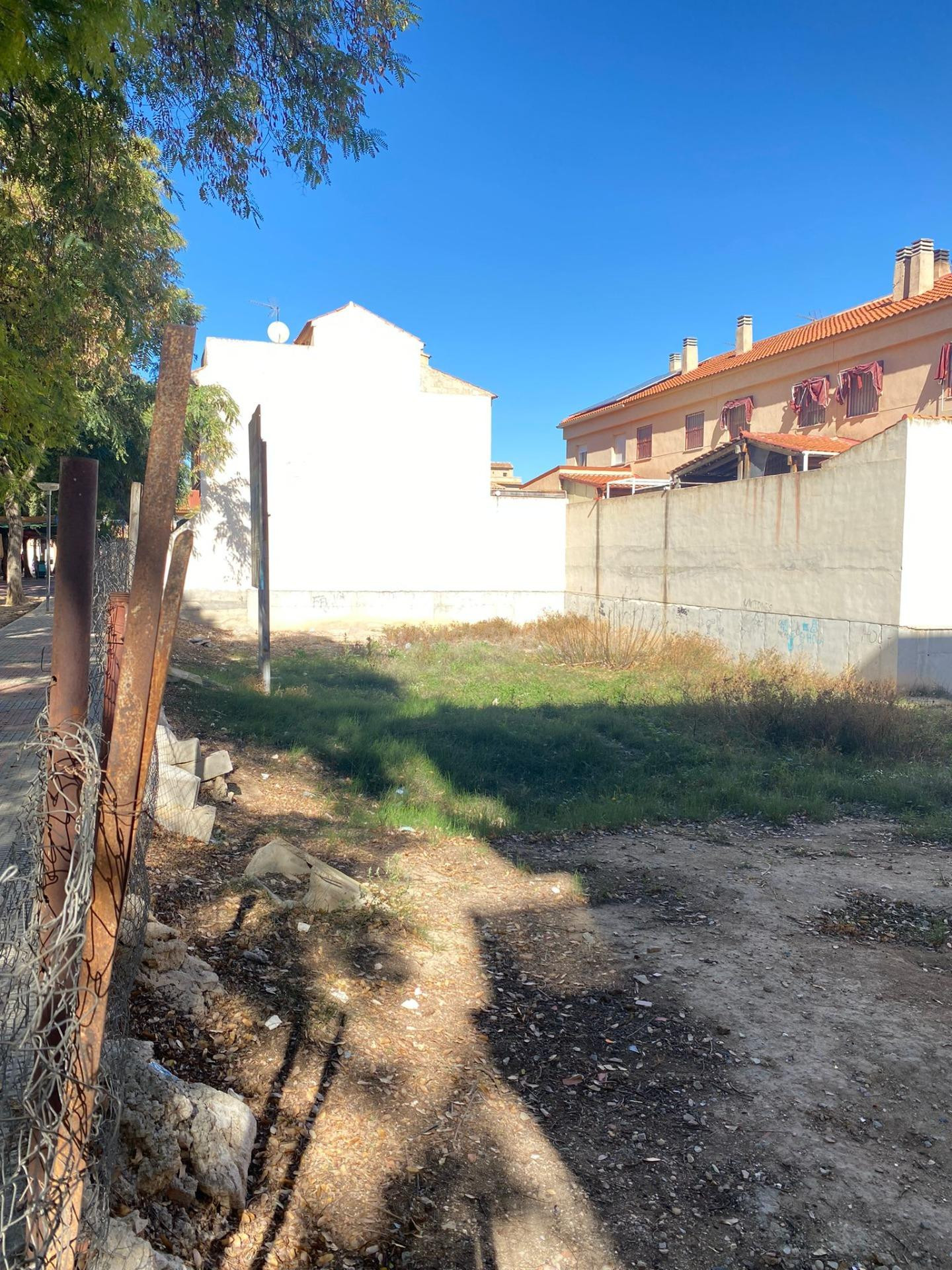 ESTUPENDO SOLAR URBANO EN EL CENTRO DE CASILLAS