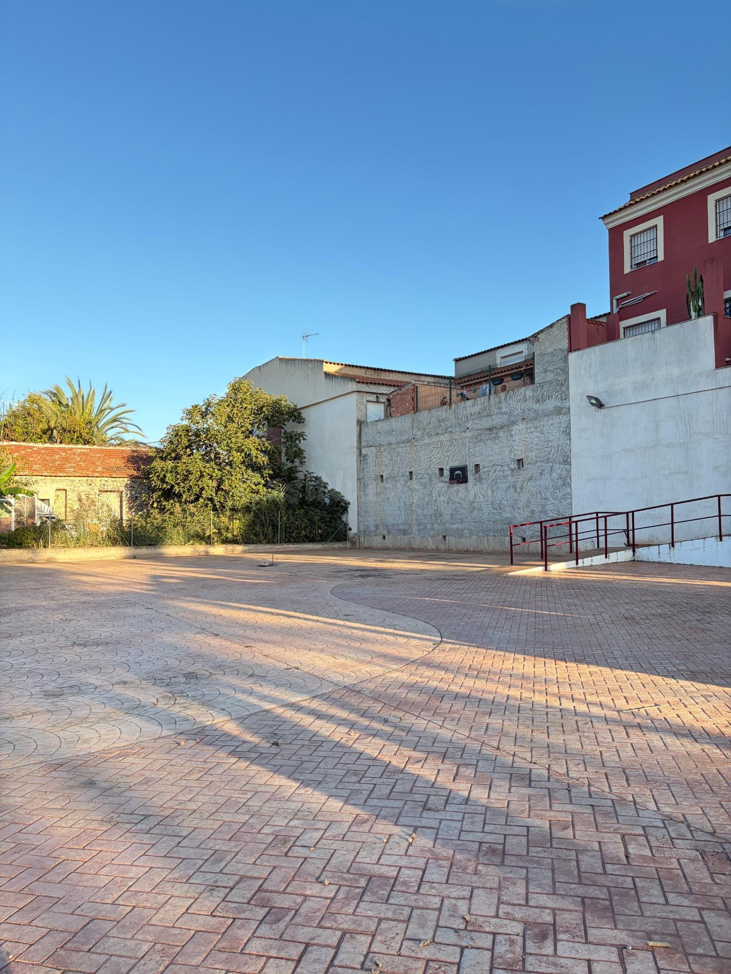 se alquila plaza de garaje en Casillas en parcela.