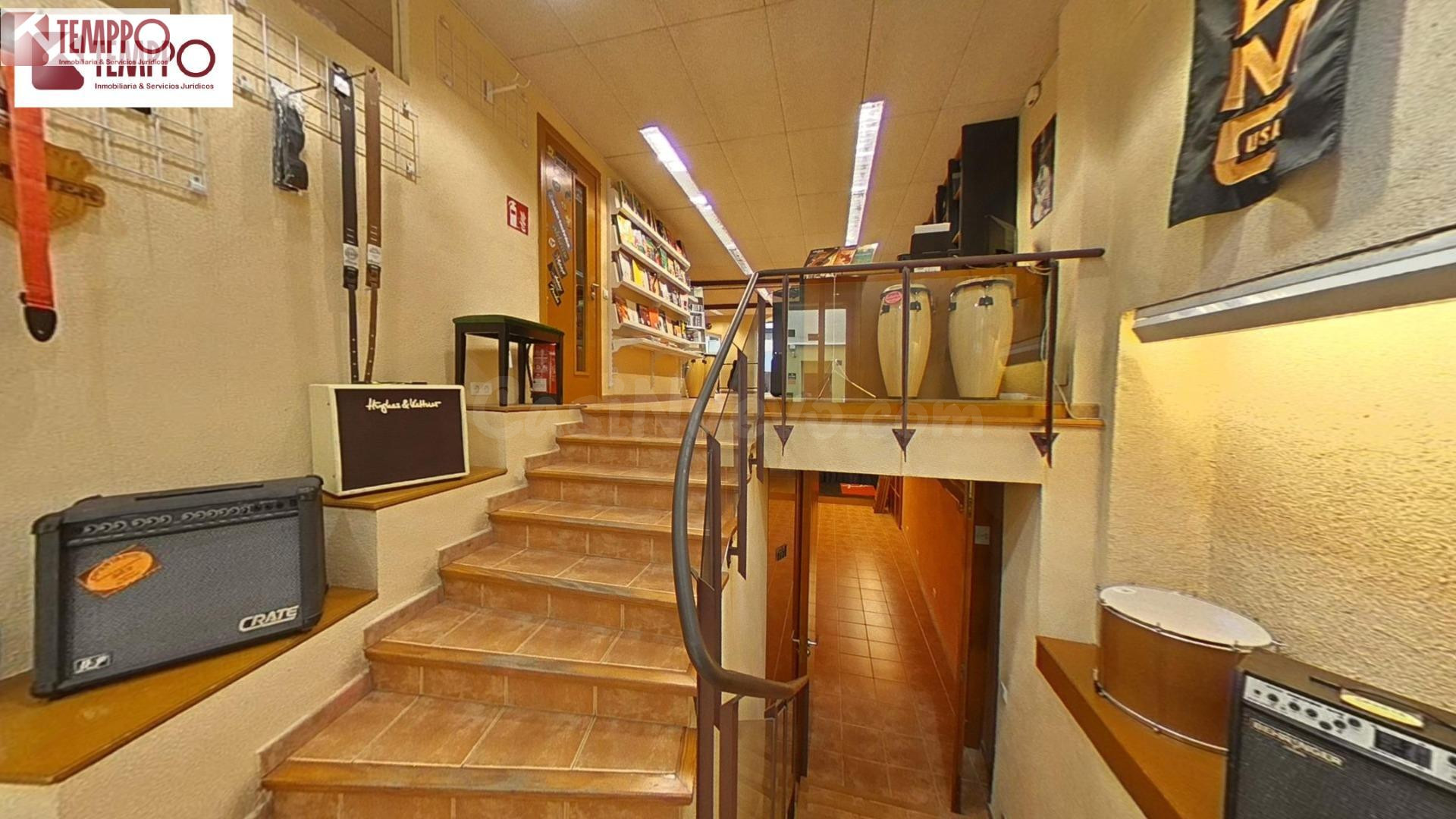 Edificio en VENTA,...una OPORTUNIDAD con muchas posibilidades!