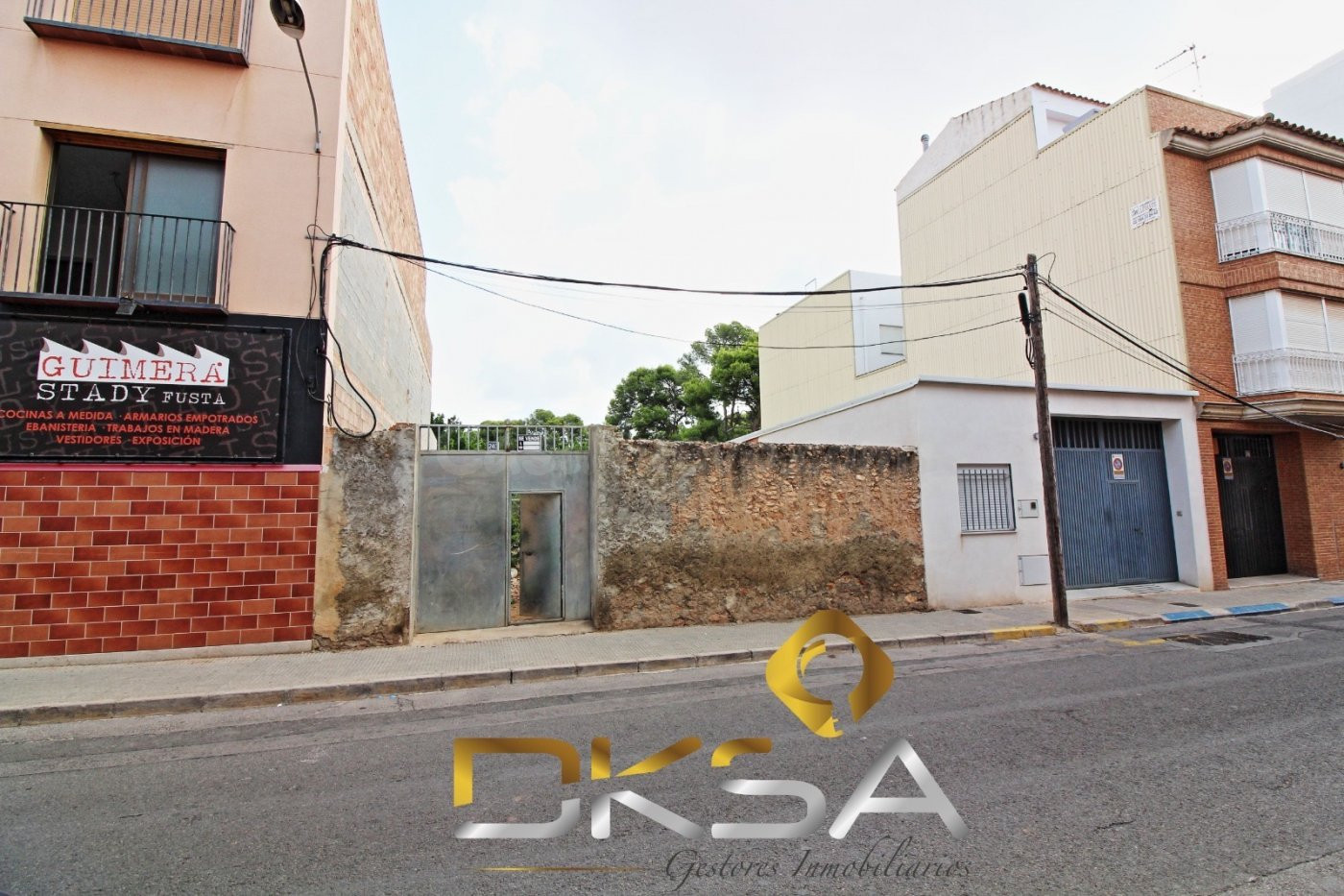 Amplio solar de casi 300m2 en zona Ermita - Estadio de fútbol