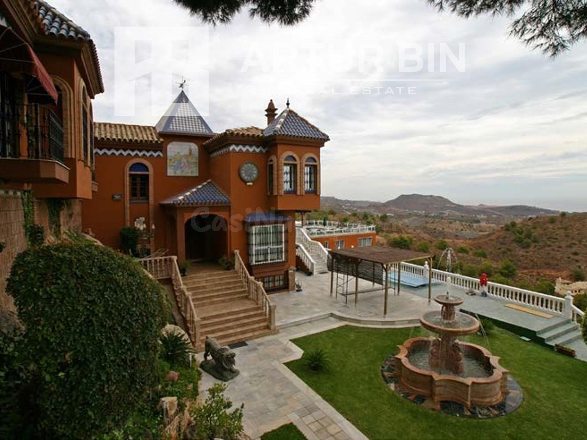 Se vende una casa espaciosa y única con magníficas vistas pa - foto 2
