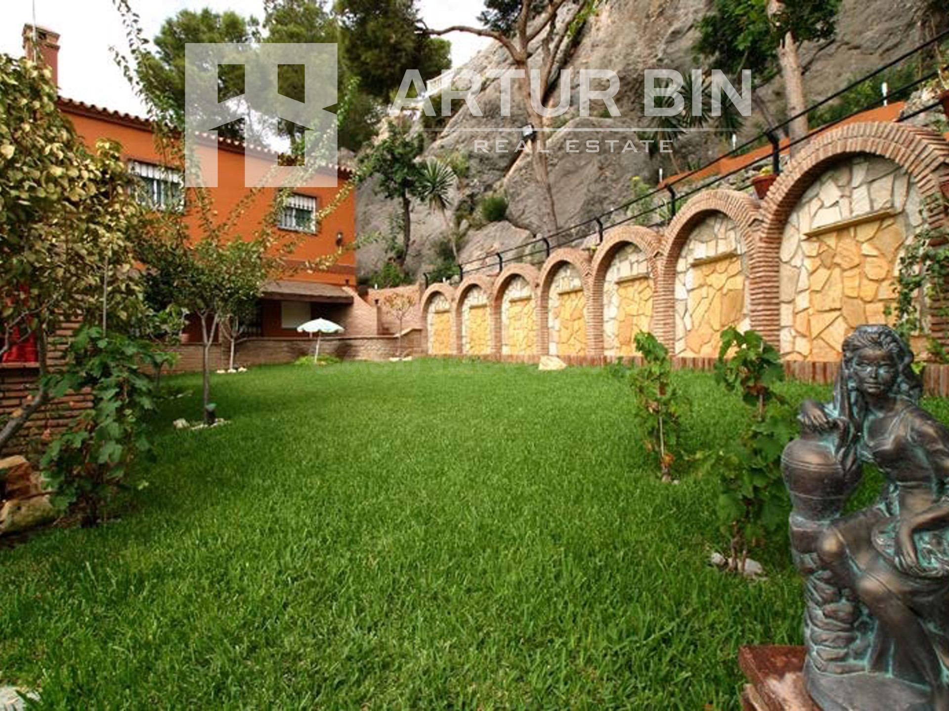 Se vende una casa espaciosa y única con magníficas vistas pa - foto 4