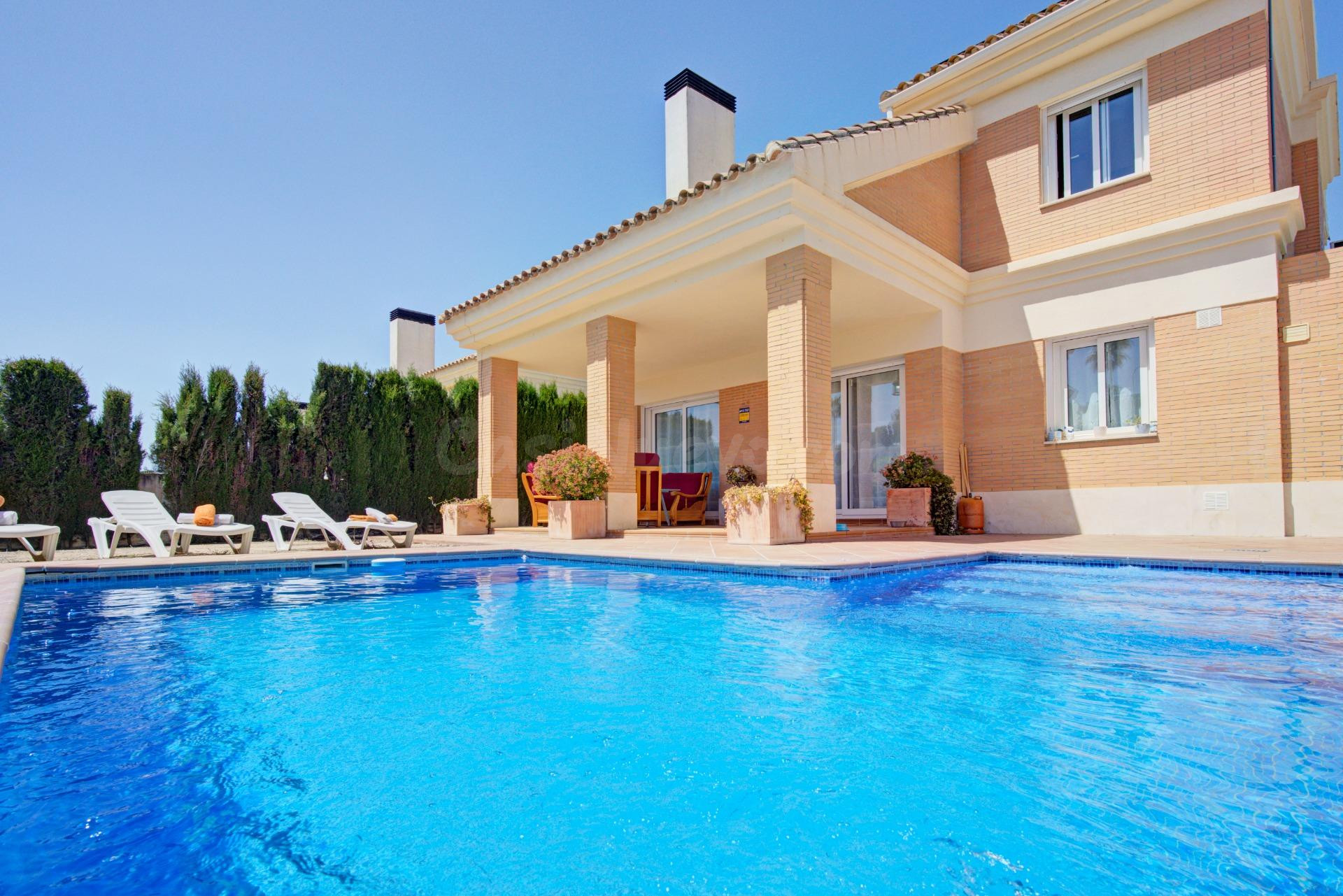 LA VIVIENDA DE TUS SUEÑOS EN SANTA CLARA GOLF!