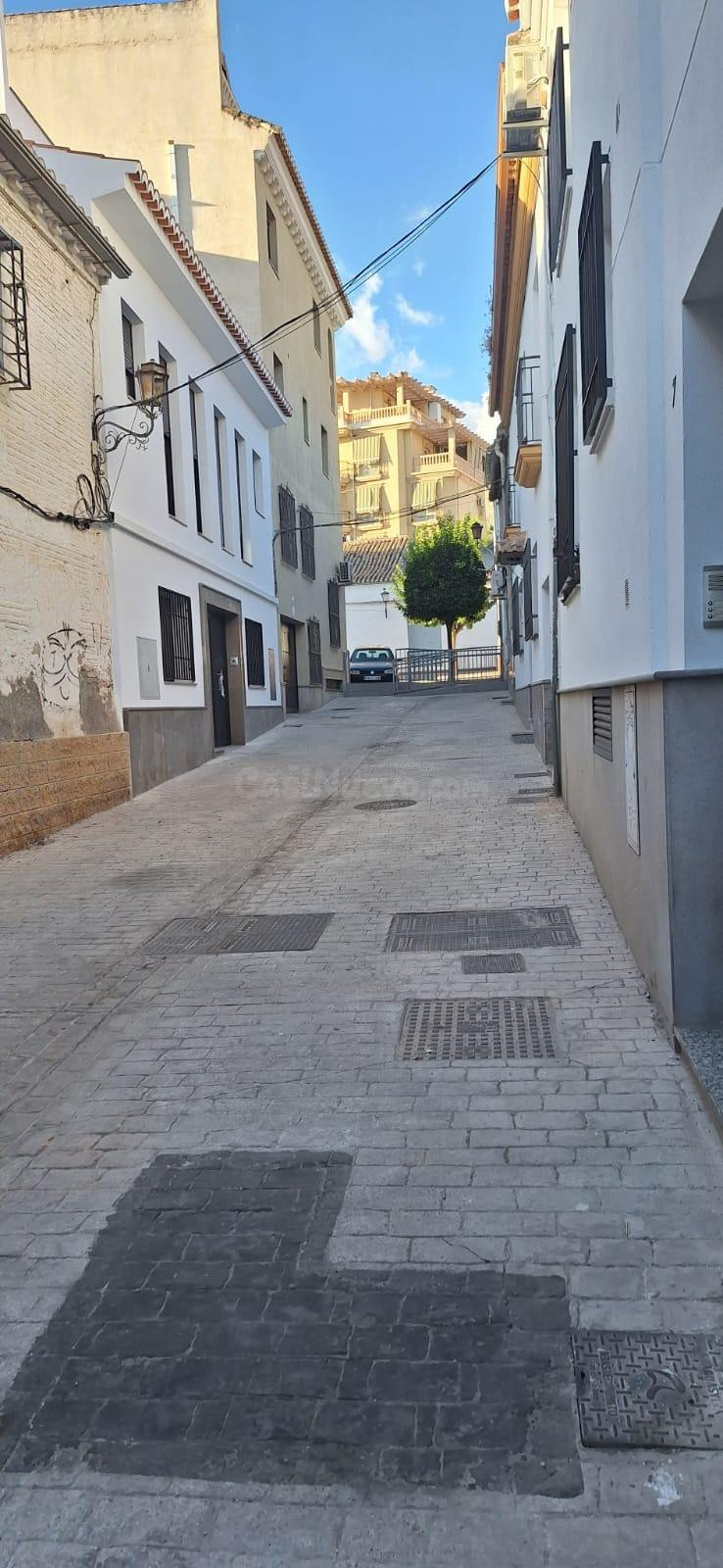 SOLAR DISPONIBLE EN UNA DE LAS MEJORES ZONAS DE ATARFE!!