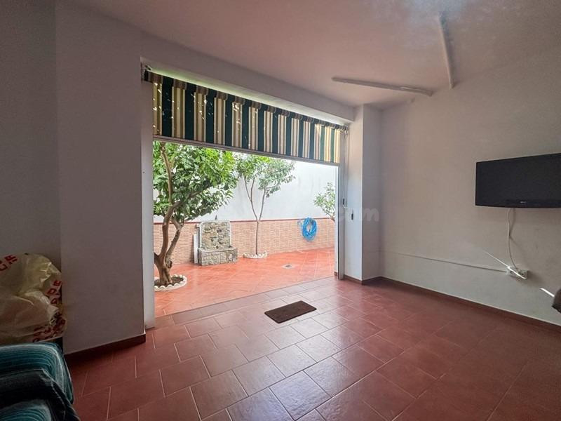 CASA DE CONSTRUCCIÓN PROPIA EN ATARFE!!