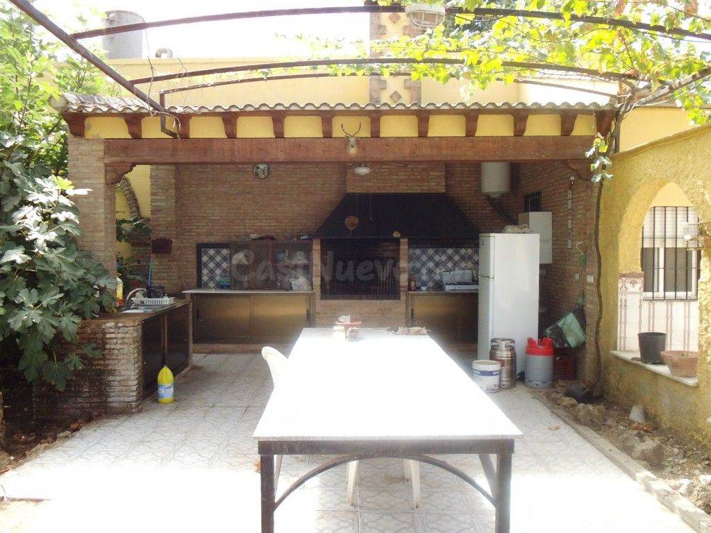 Casa con parcela a 10 km de Úbeda.