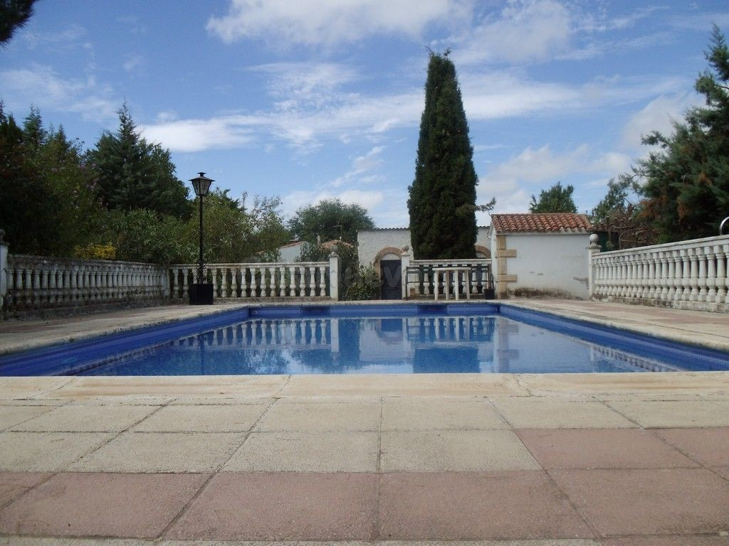 Casa con parcela a 10 km de Úbeda. - foto 3