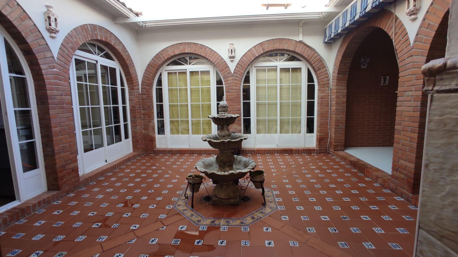 ¡GRAN CASA CON DOS VIVIENDAS EN UNA!