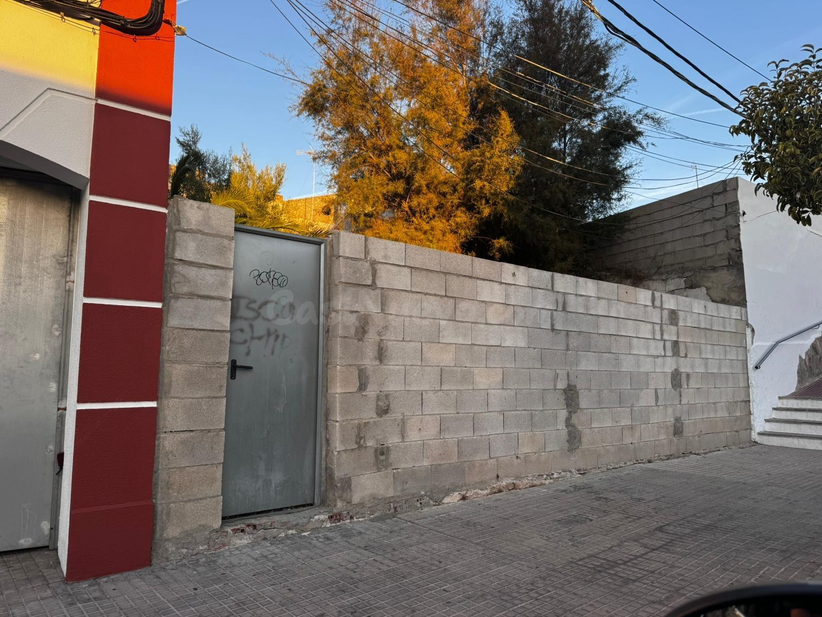Solar Urbano en Chiclana – Ideal para Vivienda Unifamiliar o Promoción de 6 Pisos