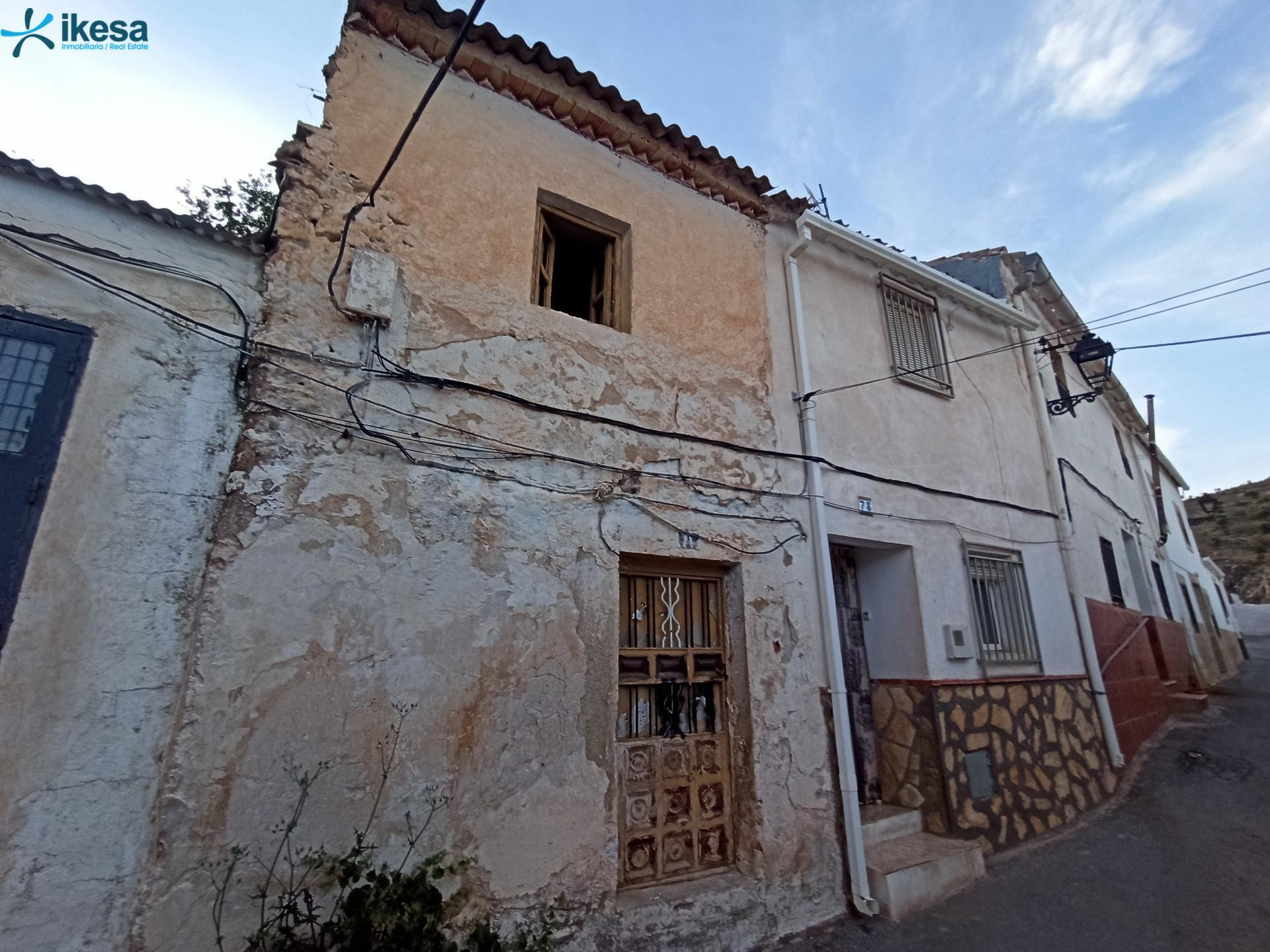 Casa a reformar de 4 habitaciones - foto 2