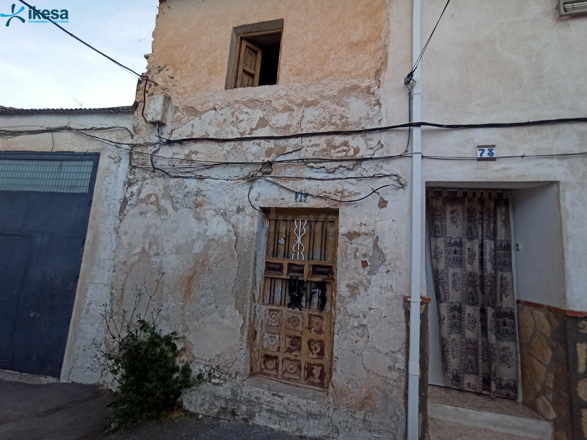 Casa a reformar de 4 habitaciones - foto 4