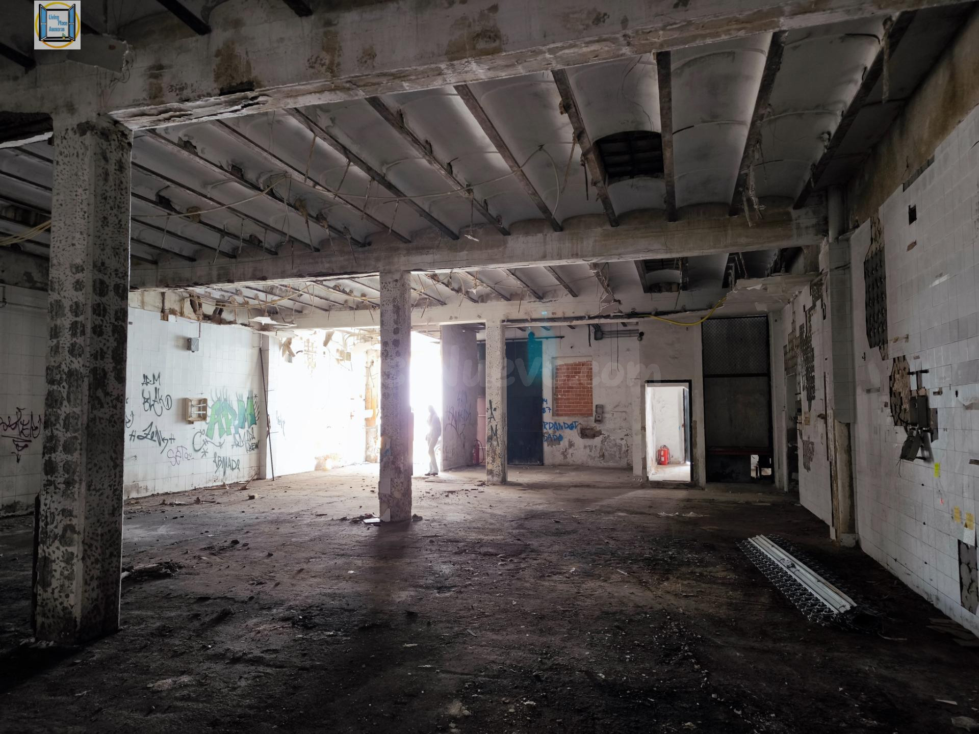 VENTA DE NAVE EN SUELO URBANO EN EL PUERTO DE SANTA MARÍA ,CÁDIZ - foto 2