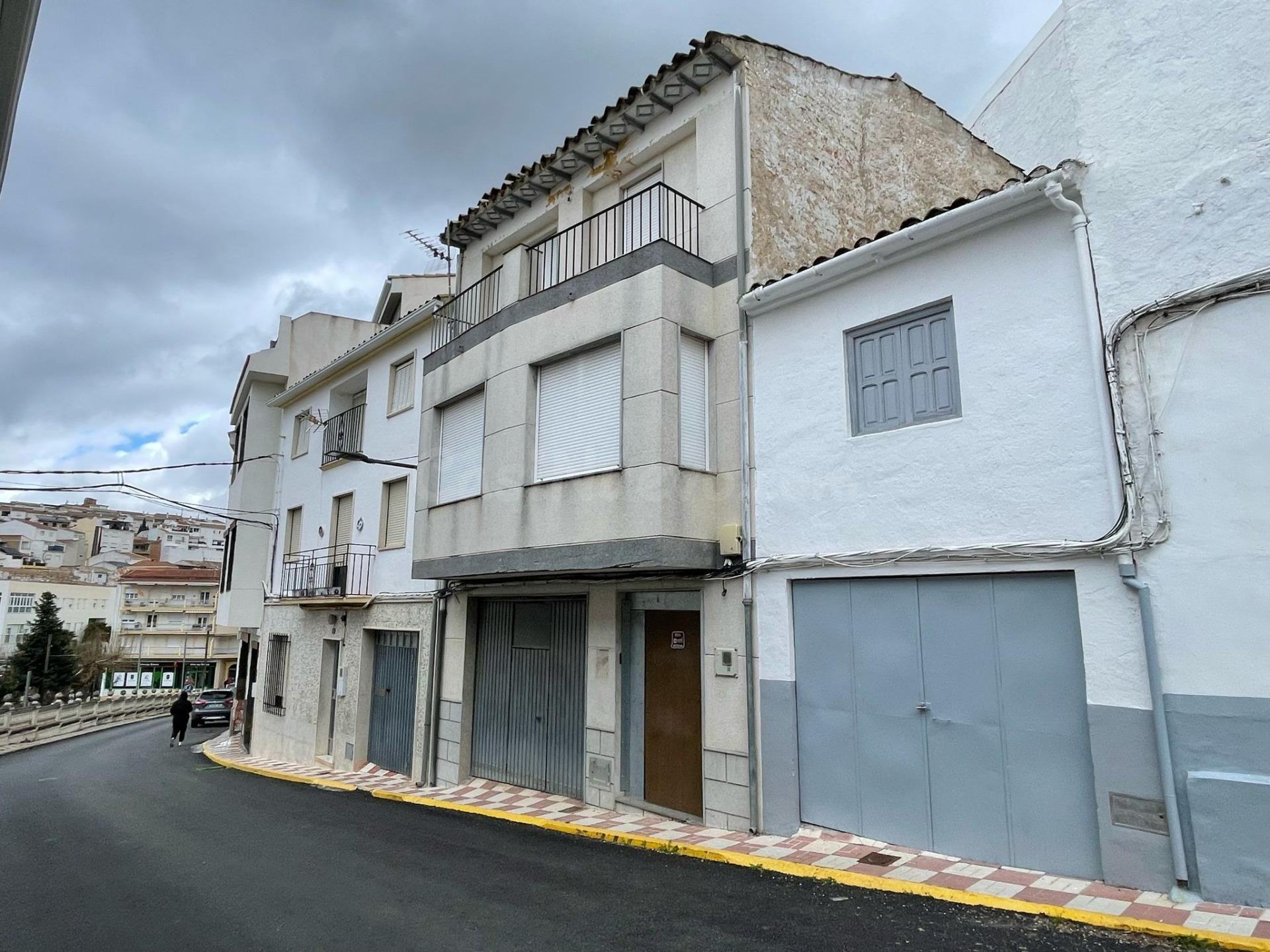Venta de Casa Adosada en Castillo de Locubín (Jaén)