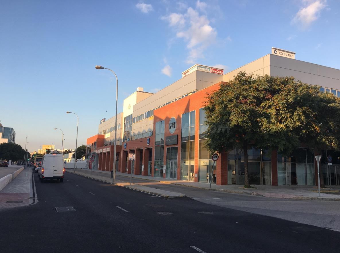 Local en venta en c. algeciras, 1, Cadiz, Cádiz