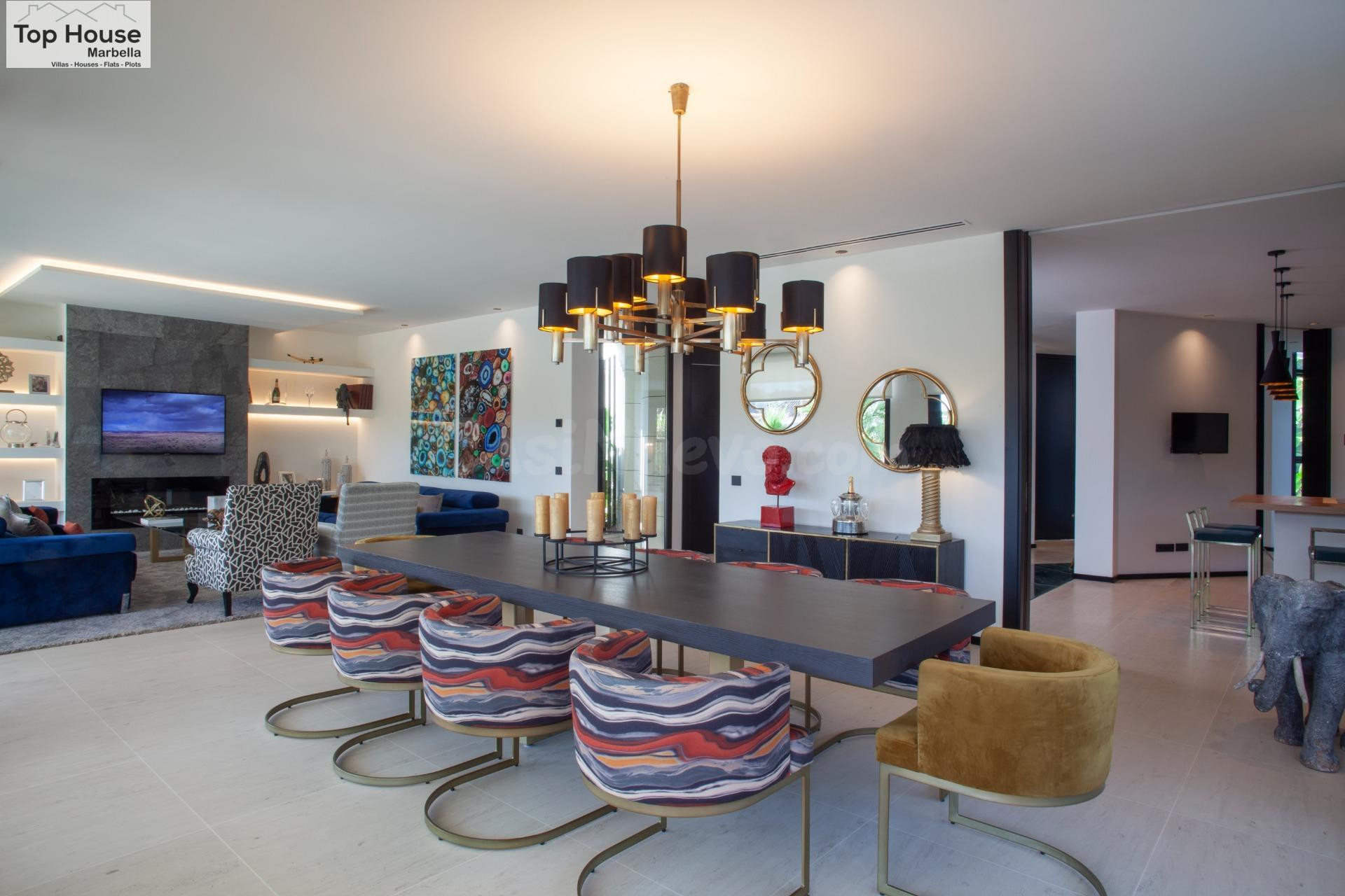IMPRESIONANTE VILLA MODERNA EN PARCELAS DEL GOLF - MARBELLA - foto 5
