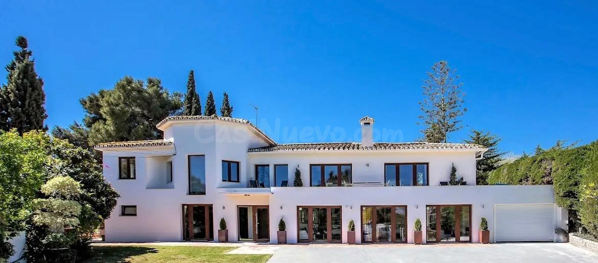 MARAVILLOSA VILLA A ESCASOS METROS DEL MAR  EN LINDA VISTA - MARBELLA