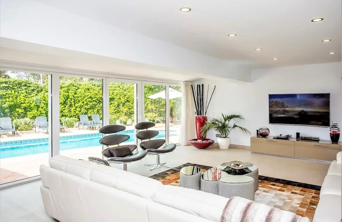 MARAVILLOSA VILLA A ESCASOS METROS DEL MAR EN LINDA VISTA -  - foto 4