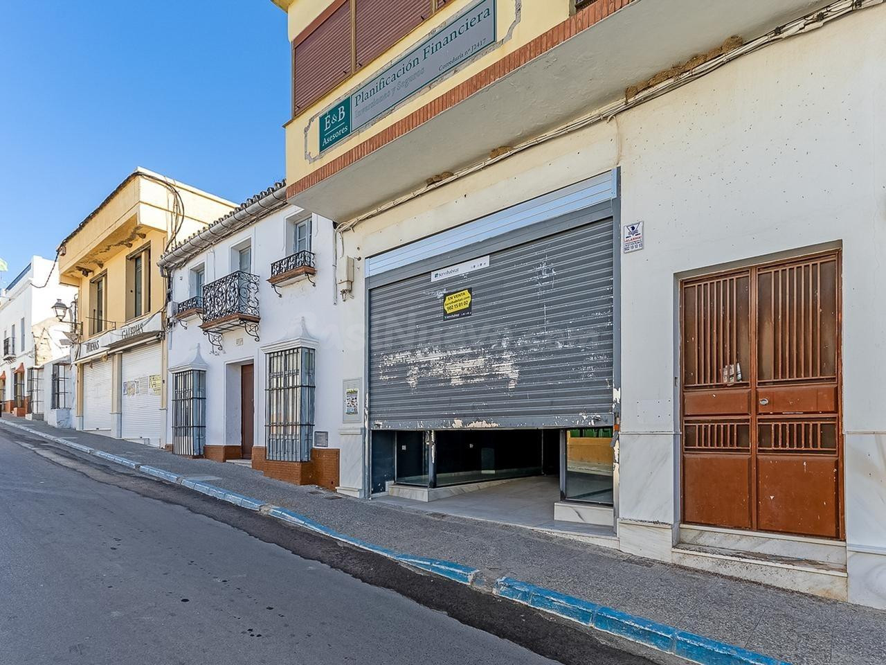 OPORTUNIDAD ÚNICA EN VILLAMARTÍN: LOCAL COMERCIAL A PIE DE CALLE