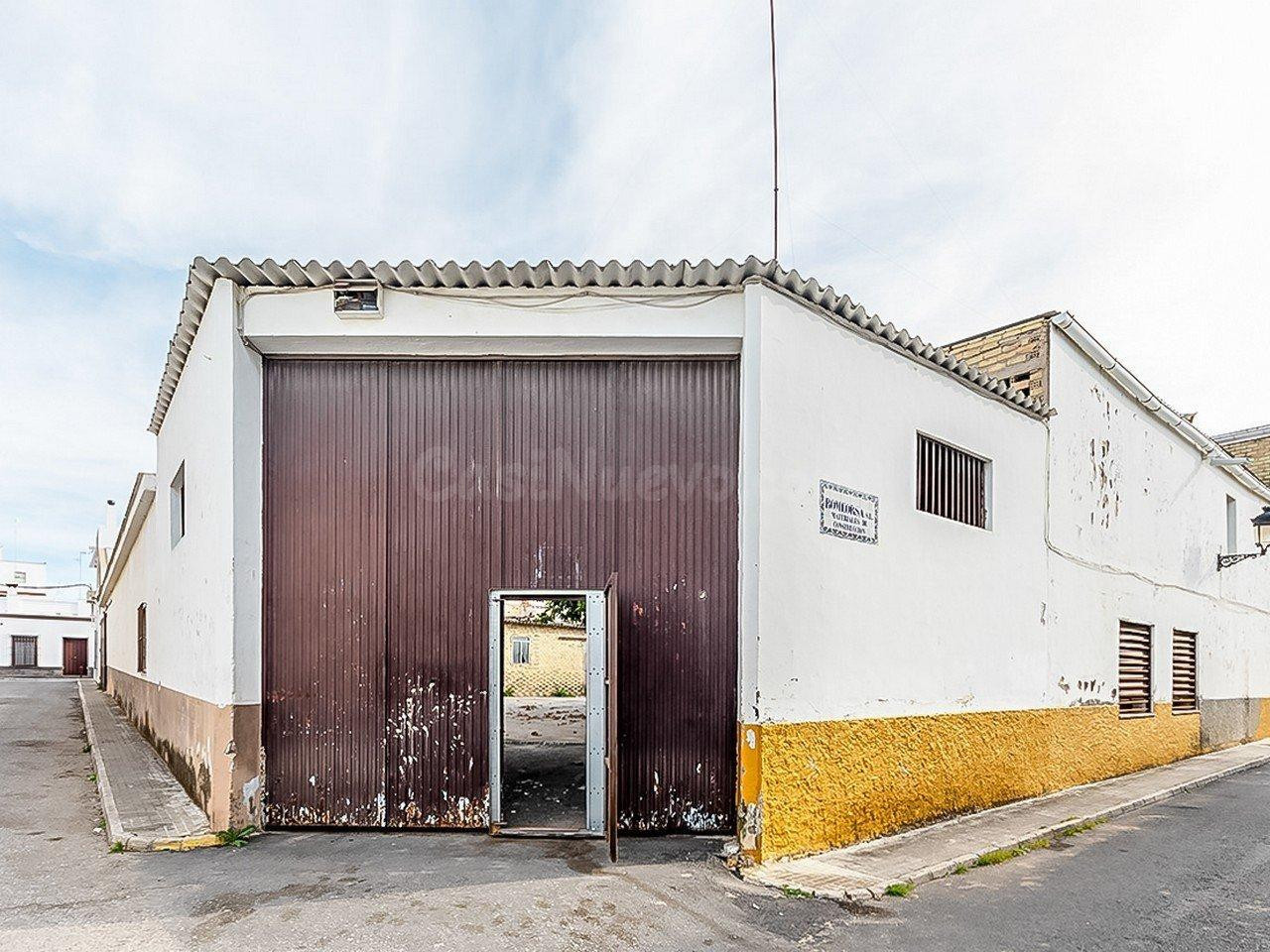 AMPLIO LOCAL COMERCIAL EN VENTA EN PUERTO SERRANO