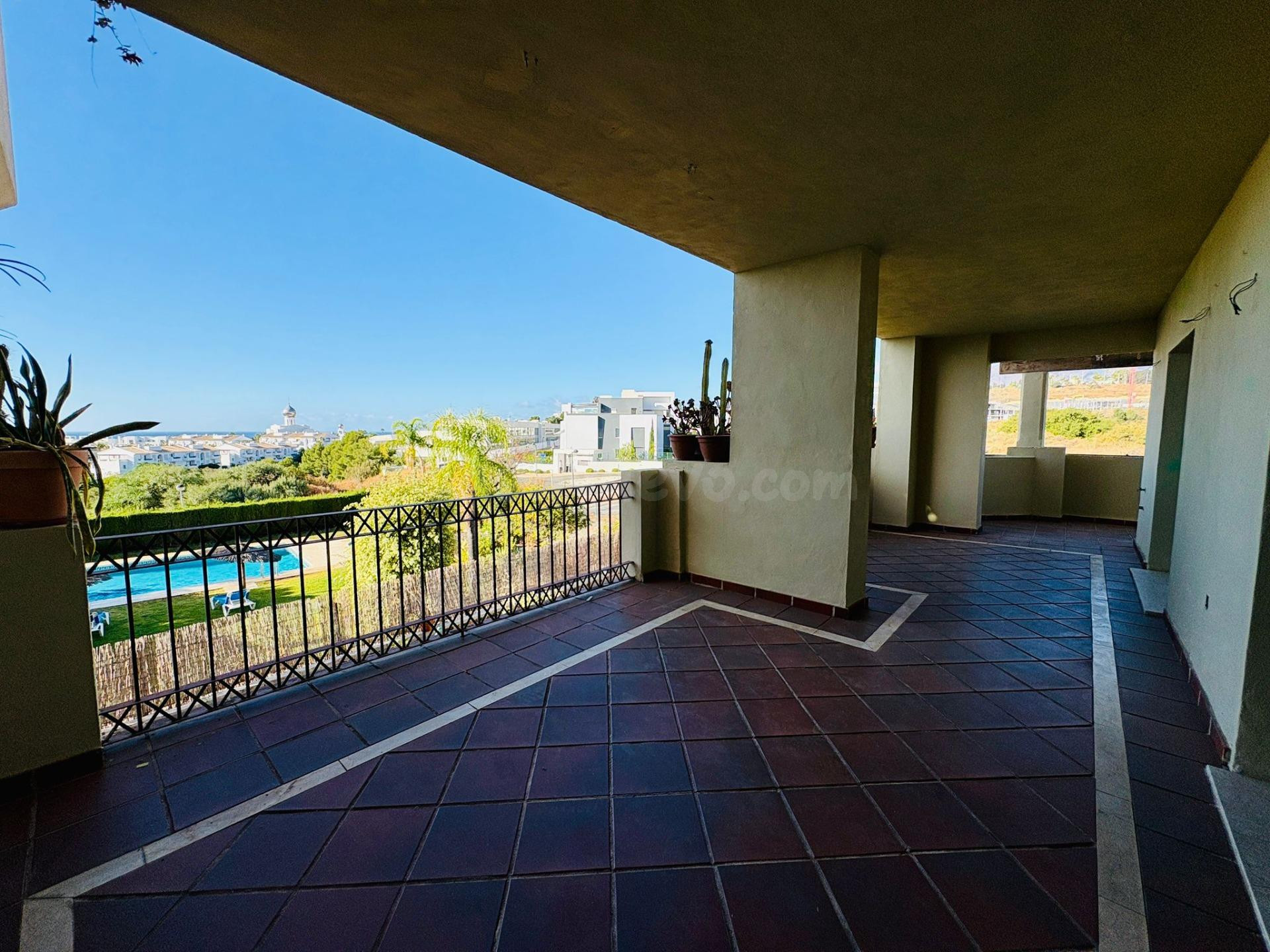 APARTAMENTO CON GRAN TERRAZA Y VISTAS EN SEA SUN HILLS, SELW - foto 4