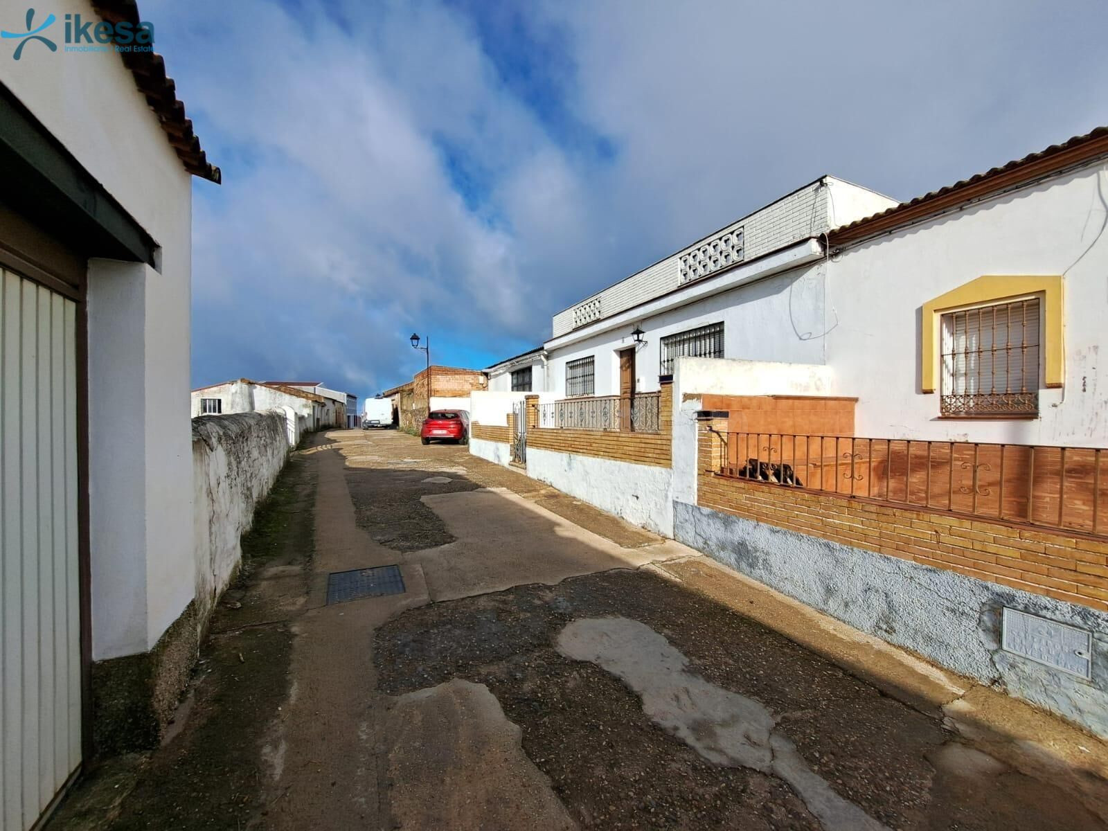 CASA EN VENTA EN CALAÑAS, ACTIVO INMOBILIARIO SIN POSESIÓN